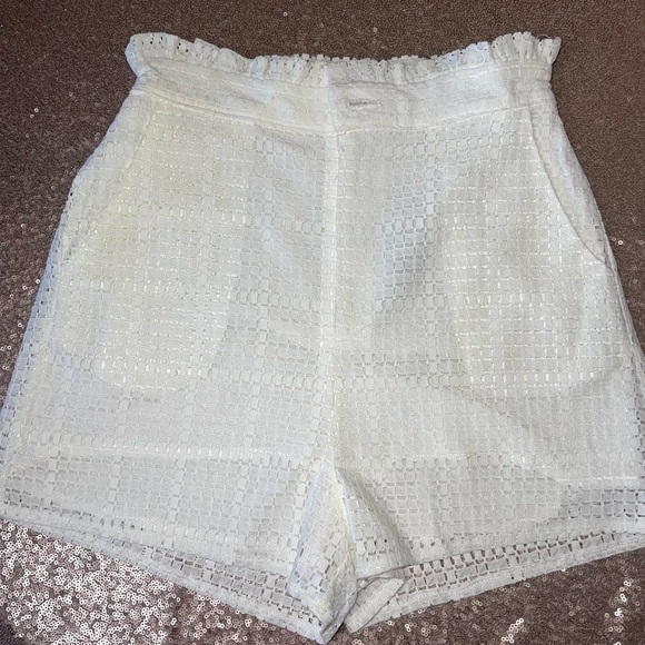 NWT ILLA ILLA Cream Crocheted Shorts - Picture 3 of 9